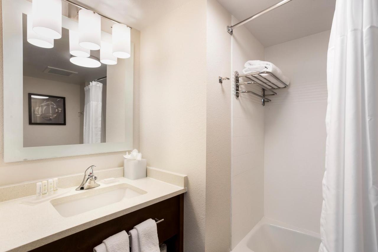 Towneplace Suites By Marriott San Mateo Фостър Сити Екстериор снимка