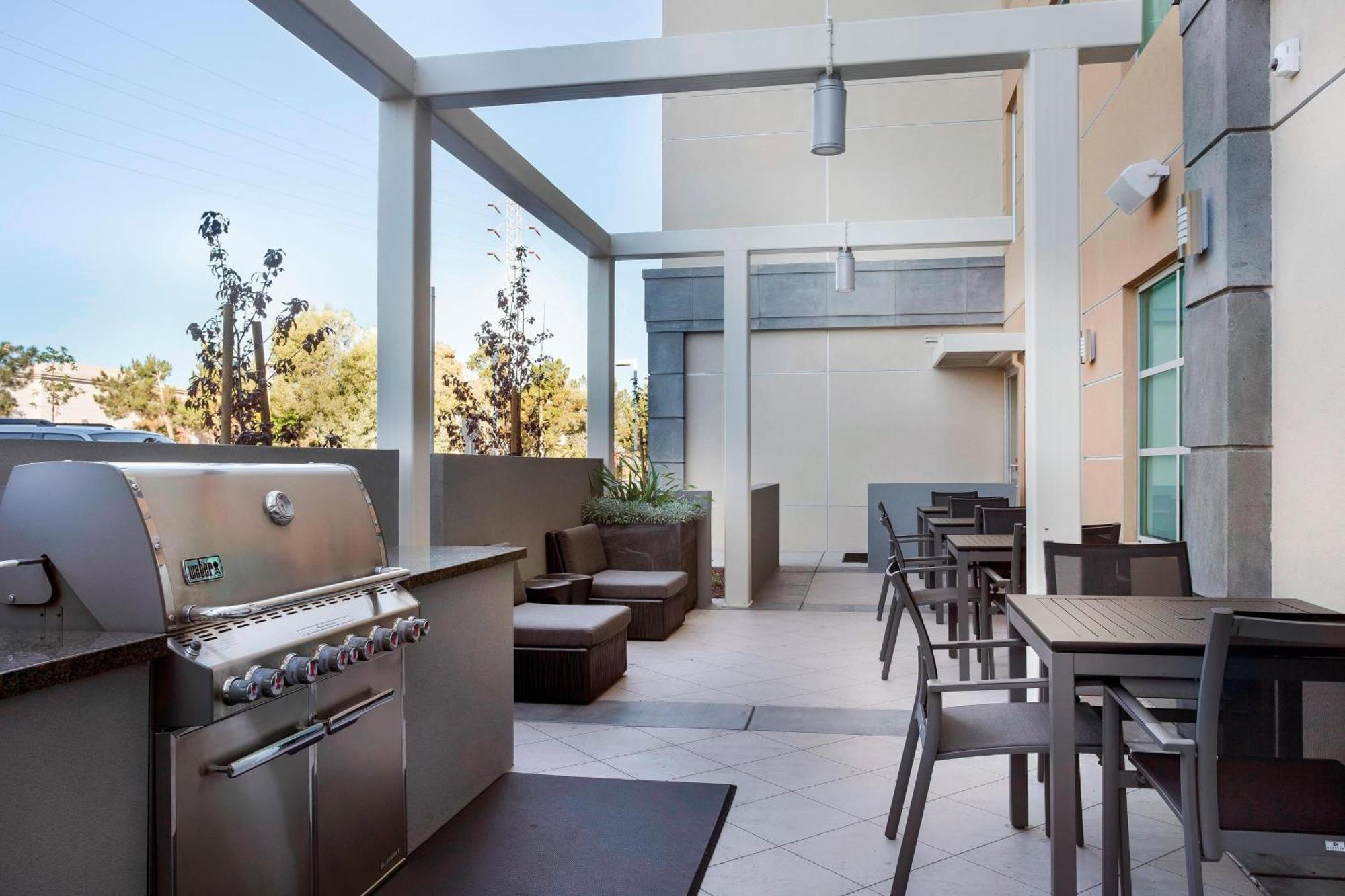 Towneplace Suites By Marriott San Mateo Фостър Сити Екстериор снимка